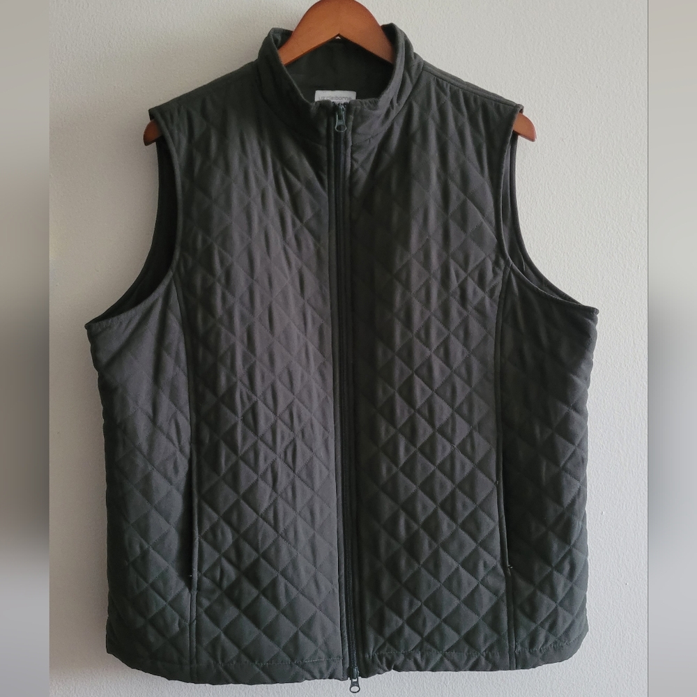 Liz Claiborne sport quilted full zip outdoor vest dirty army green color